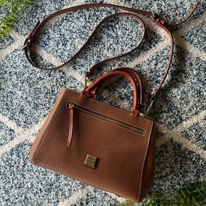 🦆 Dooney & Bourke Pebble Grain Small Zip Satchel
